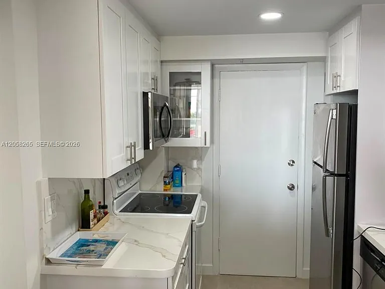 150 Ocean Lane Dr #8B — Photo 6