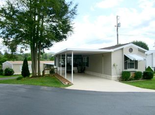 49 Pine Ave, Franklin, NC 28734