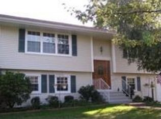 875 Salem Rd, Yorktown Heights, NY 10598