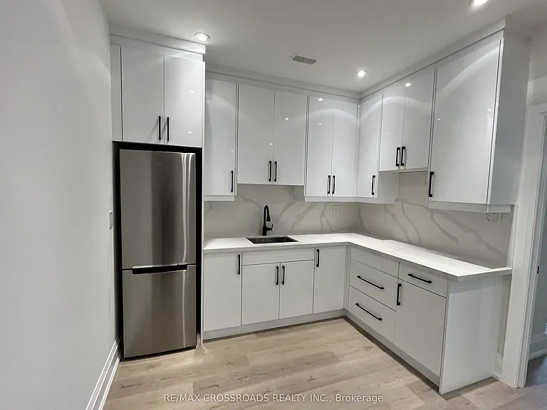 790 Midland Ave #B — Photo 28