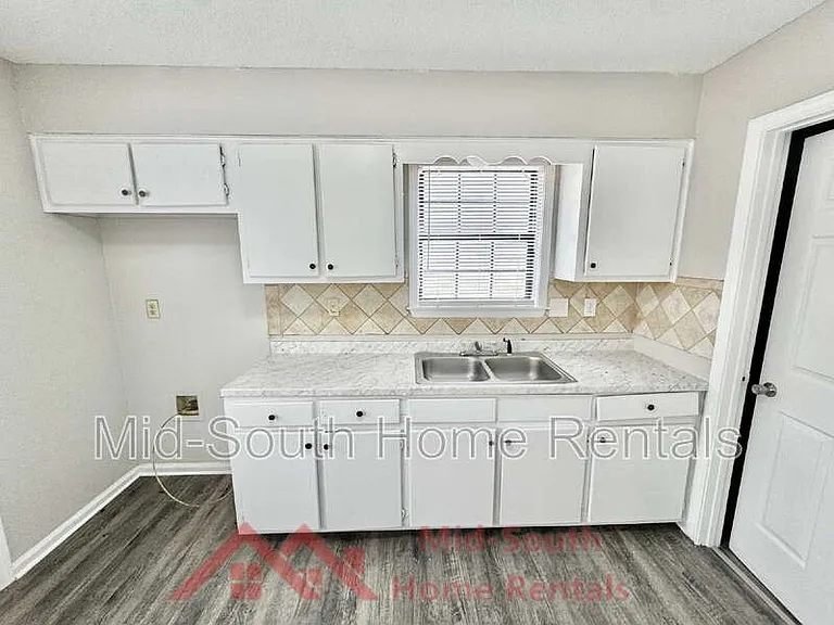233 Sycamore Rd — Photo 7