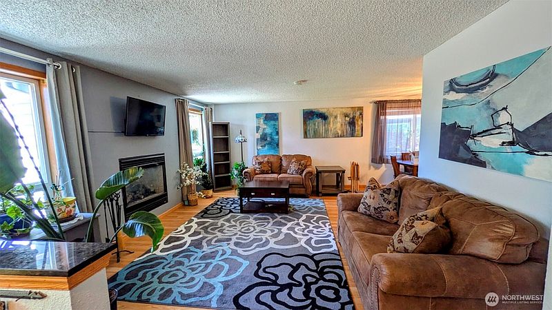 3rd image of 14611 Meadows Court E