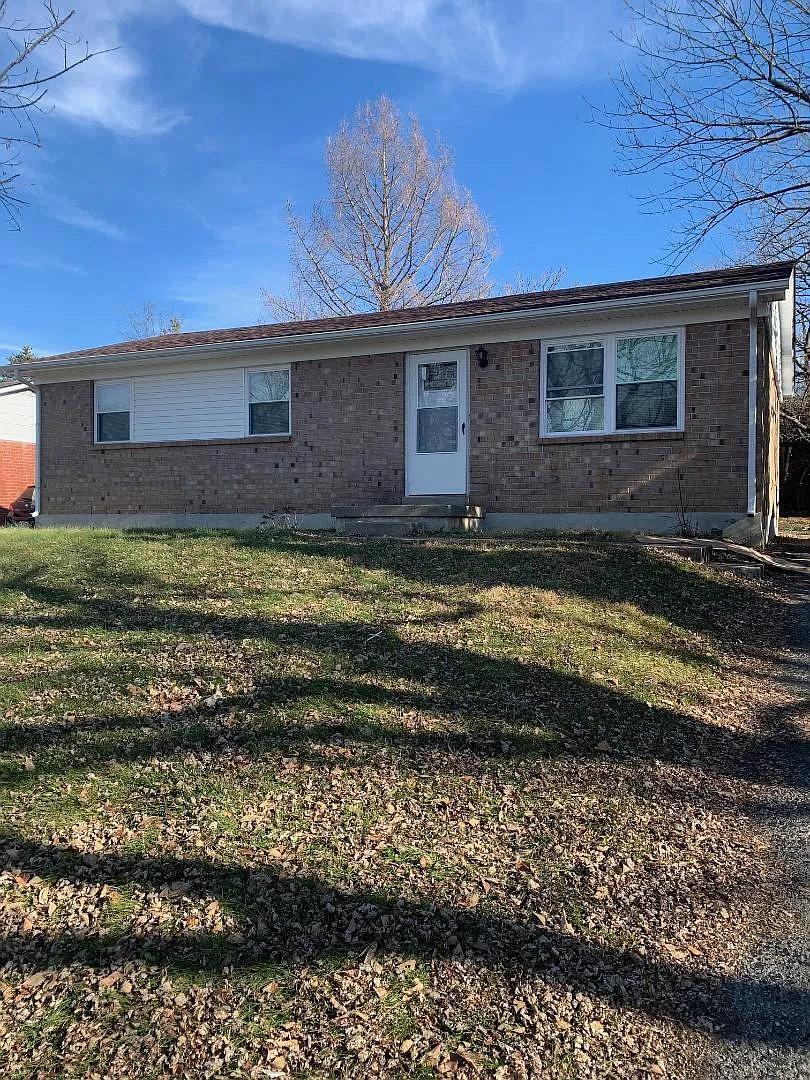 3 bed, 1.0 bath, 1000 sqft, $1,595 — Photo 1