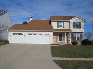 2820 Greenfield Rd, Bloomington, IL 61704