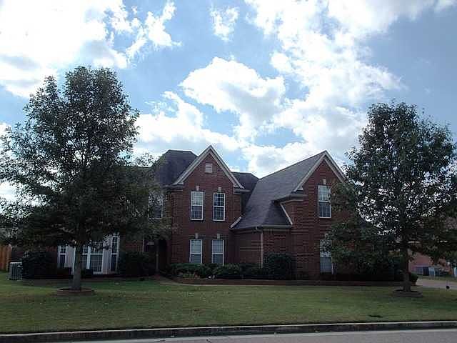 1st image of 9385 Laurel Hill Dr