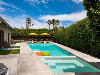 1111 E Tachevah Dr, Palm Springs, CA, 92262
