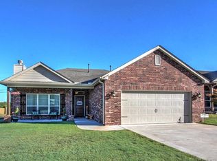 26851 E 142nd St S, Coweta, OK 74429