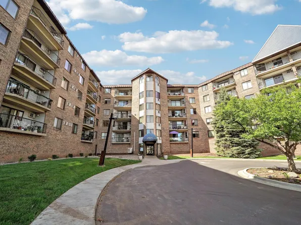 2601 Kenzie Ter APT 318, Saint Anthony, MN 55418