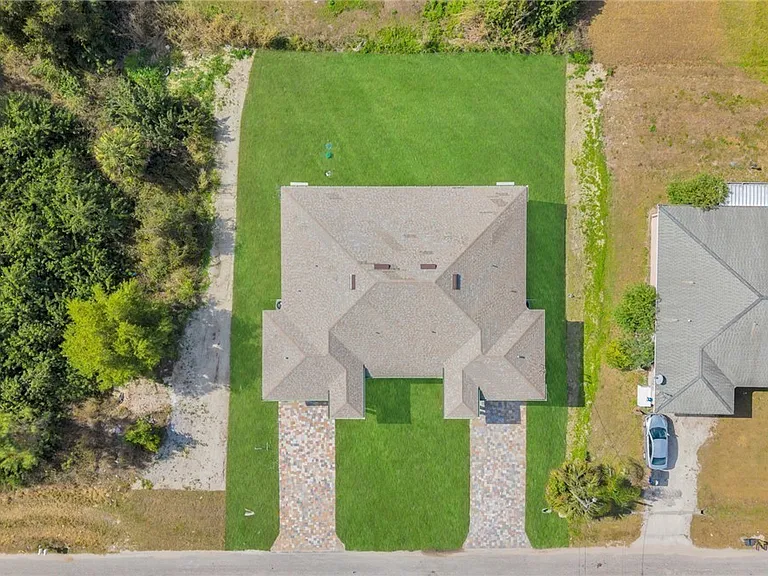 330 Gordon Ave S — Photo 4