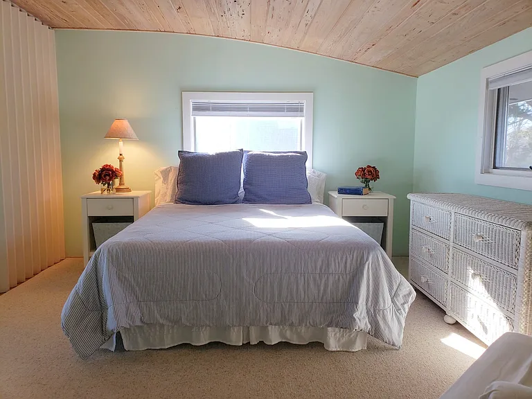 11 Beach Rd — Photo 25