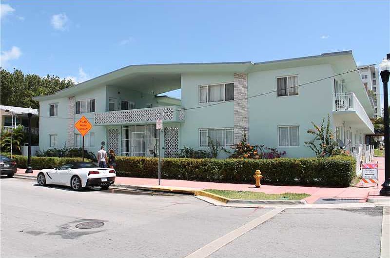1st image of 401 Collins Ave APT 14