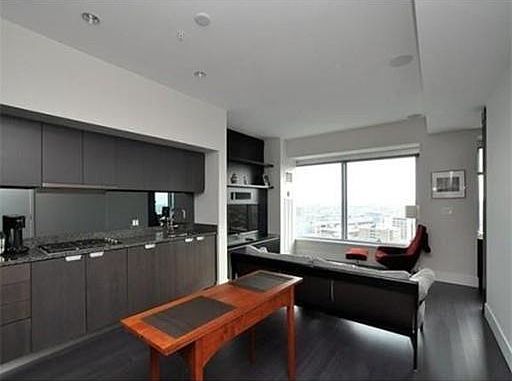 2nd image of 112 Stuart St #23J