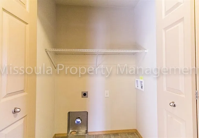 2403 38th St — Photo 9