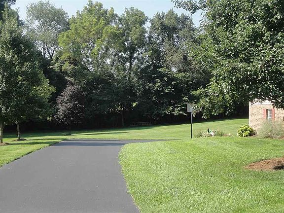 4th image of 131 Hilldale Ave