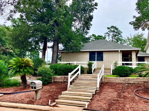 3062 Poe Dr, Montgomery, TX 77356