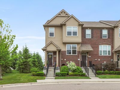 2605 Helmsdale Cir, Rochester, MI, 48307