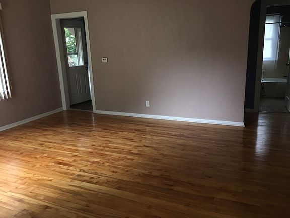 2nd image of 658 Wolverine Dr NE
