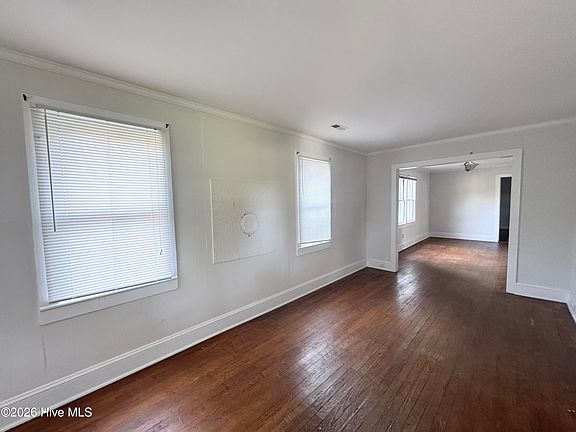 4th image of 904 Raleigh St