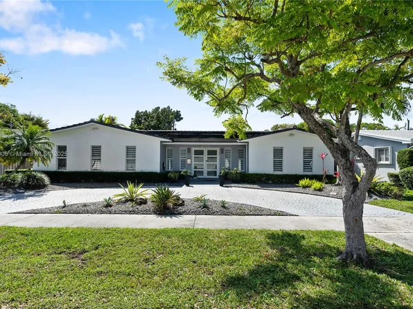 2382 NE 197th St, Miami, FL 33180