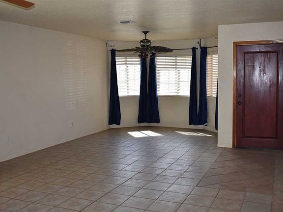 5th image of 2691 S Gardenia Ave