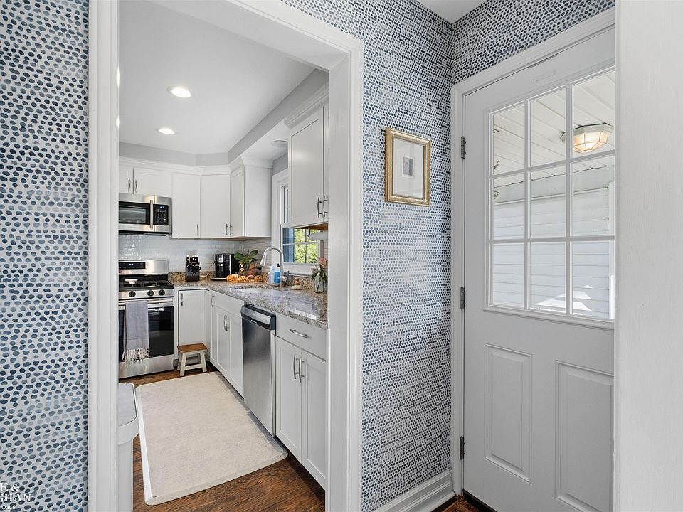 1135 Fairholme Rd, photo 14