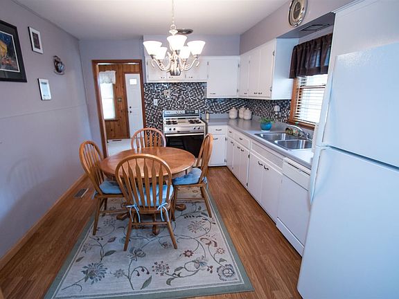 4th image of 1056 S Kelsey Ave