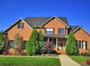 8014 Southridge Way, Hurricane, WV 25526