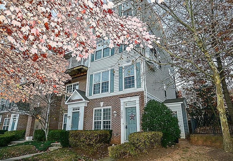 1st image of 12769 Fair Crest Ct