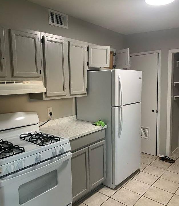 2nd image of 2309 Tulane St