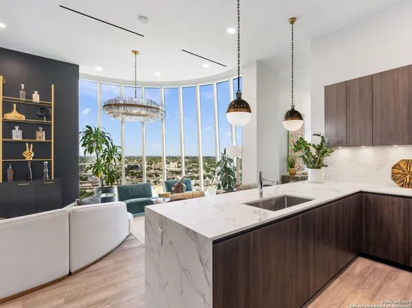 123 LEXINGTON AVE #1701, San Antonio, TX 78205