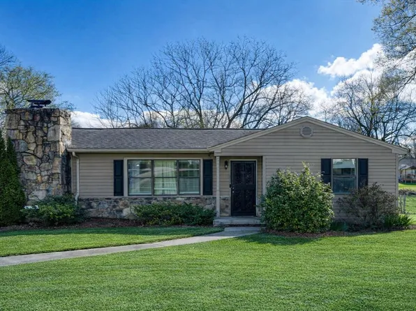 29 Polk Cir, Fort Oglethorpe, GA 30742