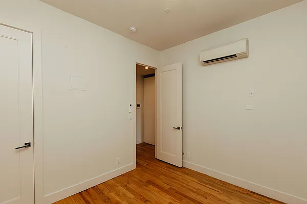 Rented by Nooklyn NYC LLC | media 41