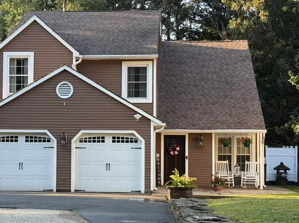 725 Whalers Cove Ct, Galloway, NJ 08205