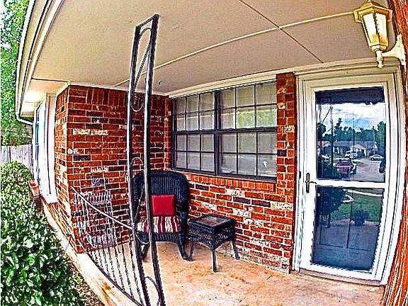 4th image of 1608 NE 6th St