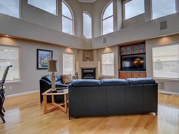 3rd image of 5400 Camino Arbustos NE