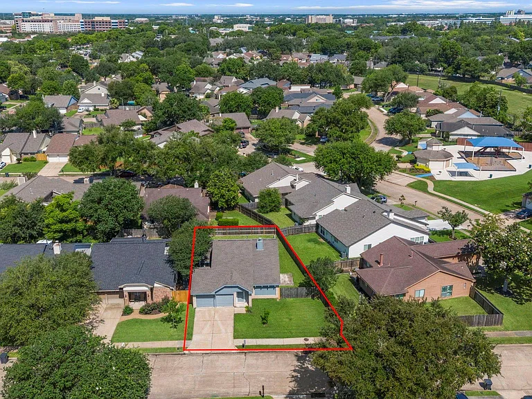 2210 Trail West St — Photo 36