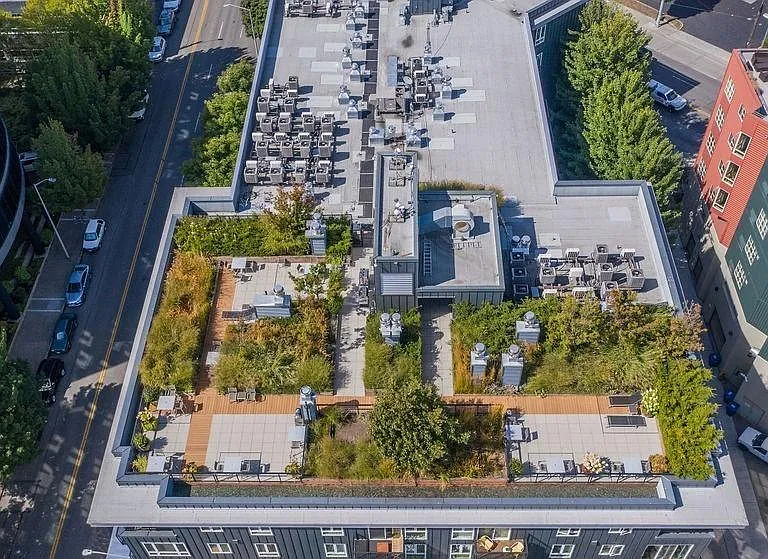 Roof Top Terrace with Garden, Seating Areas, BBQ