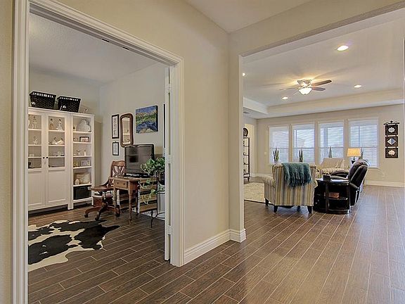 4th image of 6697 Catalina Ln