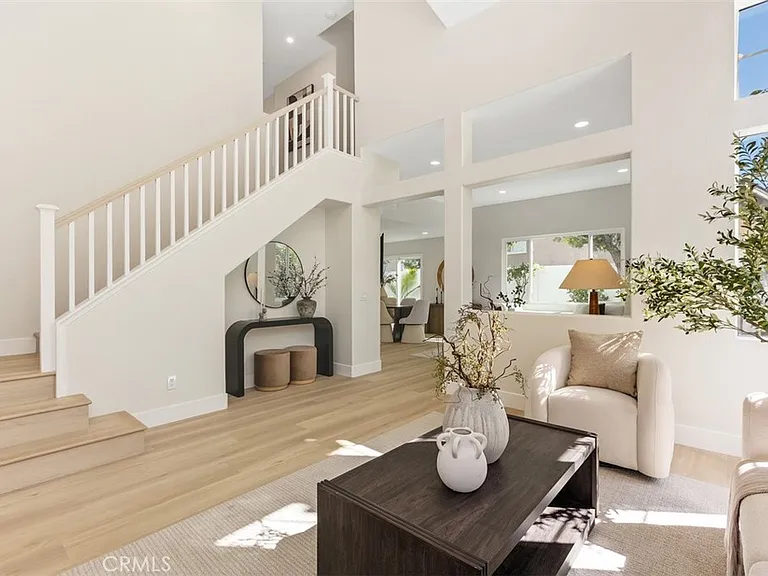 5 Chatri Cir — Photo 3