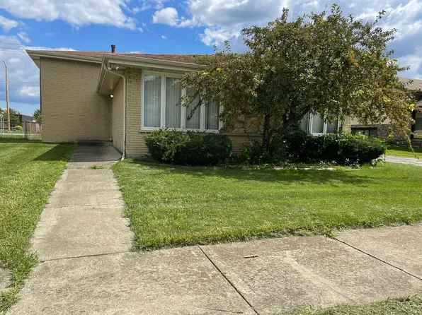 307 S Walnut St, Glenwood, IL 60425