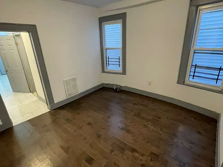 433 S 14th St #1A — Photo 6
