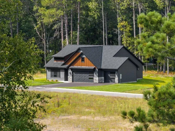 5390 Pine Haven Pl, Nisswa, MN 56468