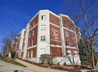 206 N Water St UNIT 102, Batavia, IL 60510