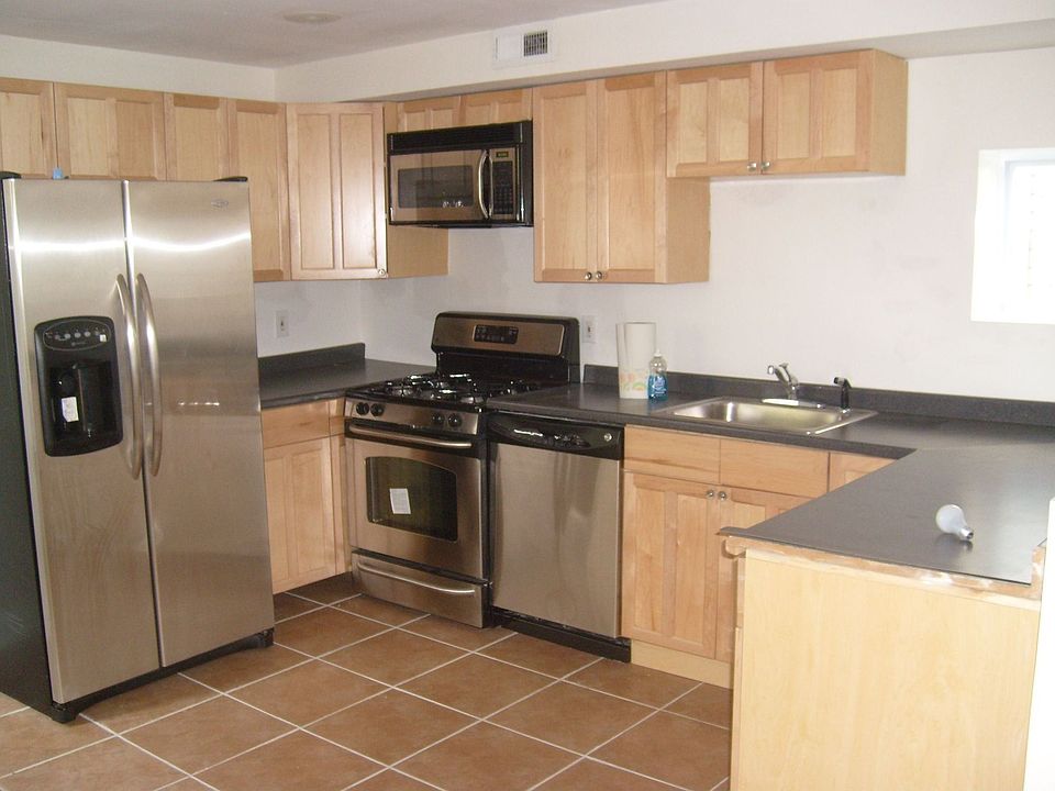 2nd image of 109 Center St