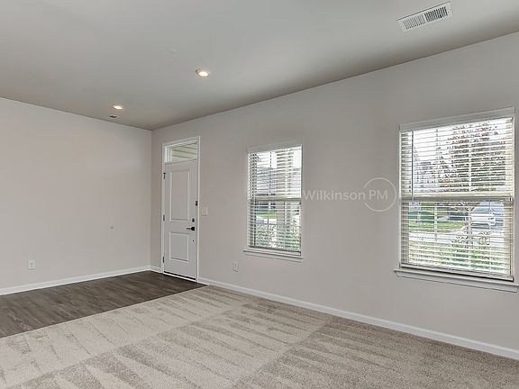 5th image of 1868 Scarbrough Cir