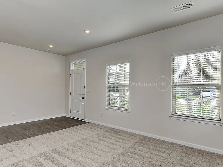 1868 Scarbrough Cir — Photo 5