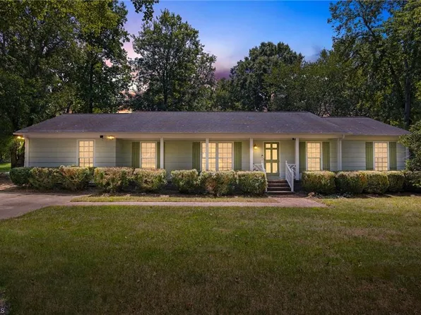 4504 Belvoir Dr, Greensboro, NC 27406