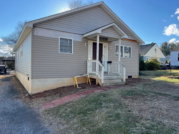 2014 1st St, Staunton, VA 24401