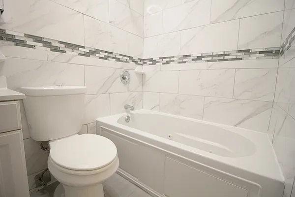 Rented by Elite NY Holdings | media 5