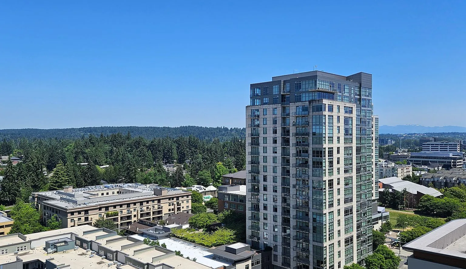 Gorgeous 1 Bed 1.5 Bath Condo in Washington Square for Rent — Photo 1